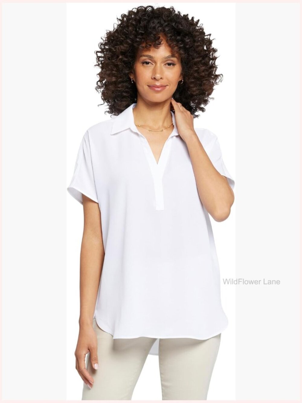 Short sleeve blouse with point collar and split neckline, pullover style,